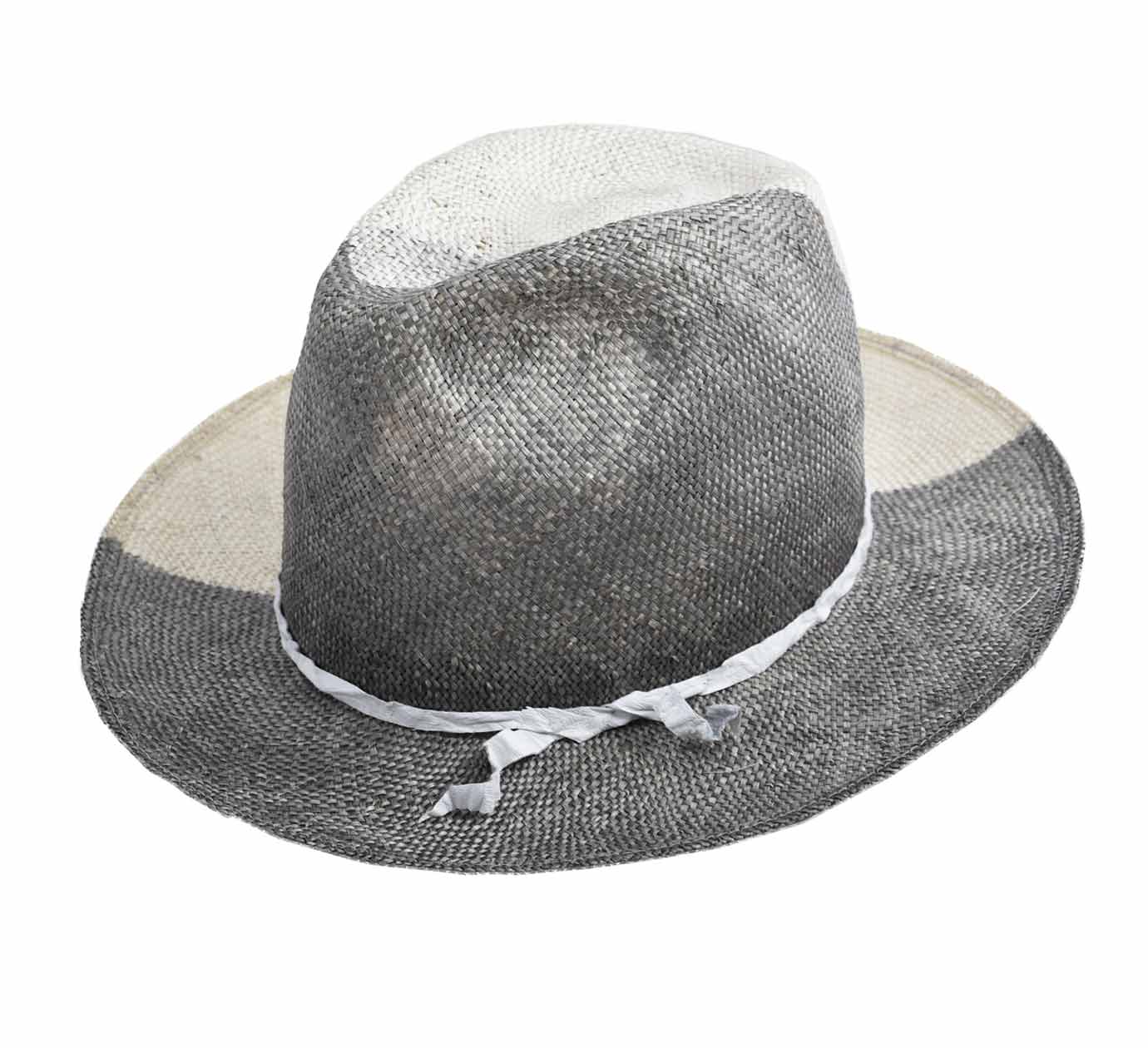 Chapeau Cree En Italie Et Marque Du Meme Nom
